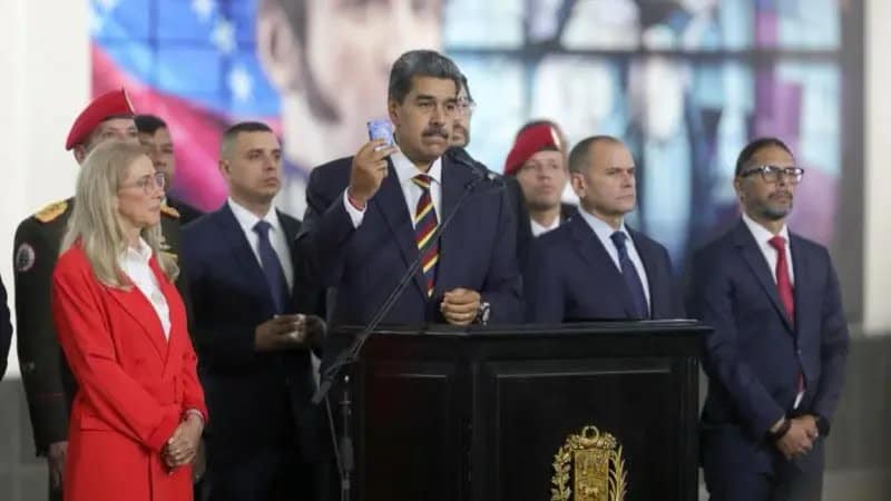 EM RESPOSTA À FRAUDE ELEITORAL NA VENEZUELA OS ESTADOS UNIDOS APLICAM SANÇÕES CONTRA ALIADOS DE MADURO